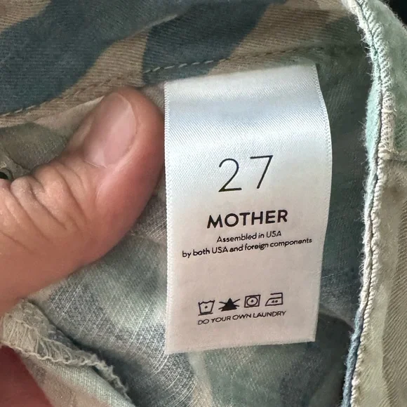 MOTHER The Shaker Chop Crop in Blue Green Camo - Picture 3 of 6